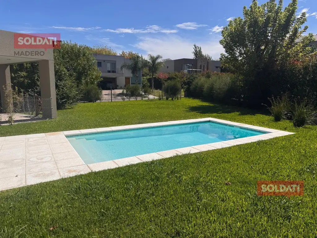 Casa en Venta - 3 dormitorios - USD 497.000