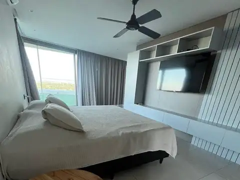 Casa 7 ambientes con 2 baños