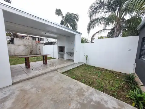 Depto Tipo Casa en Venta con 1 cocheras