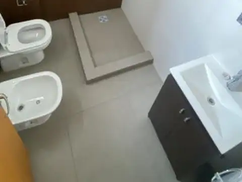 Monoambiente Contrafrente con cochera  en Piso 12