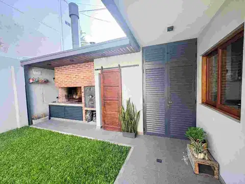 CASA EN VENTA DE 2 DORMITORIOS EN GUADALUPE