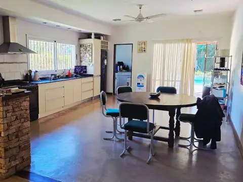 VENTA CASA QUINTA HOSTERIA SUR LUJAN PILETA