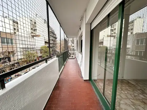 SEMIPISO 4 AMB. CON BALCON CORRIDO AL FRENTE