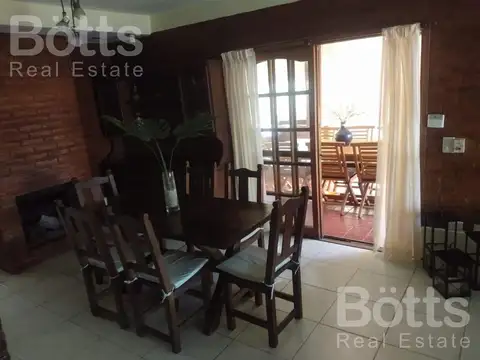 Casa 5 ambientes con 3 baños