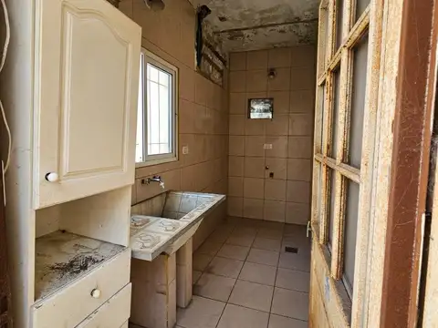 casa de 5 ambientes + galpón venta en block