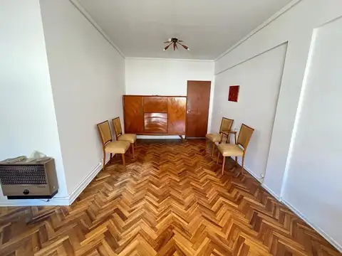 Pasaje Pisano 400, Piso 1