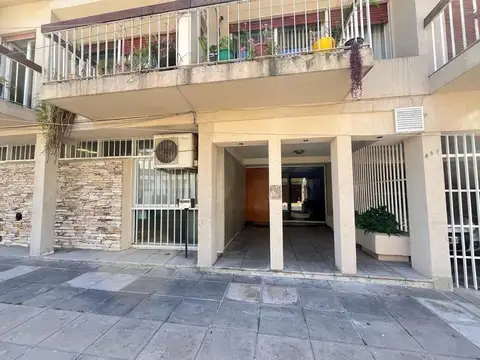 Hermoso Depto. 4 ambientes-balcón y cochera en Morón