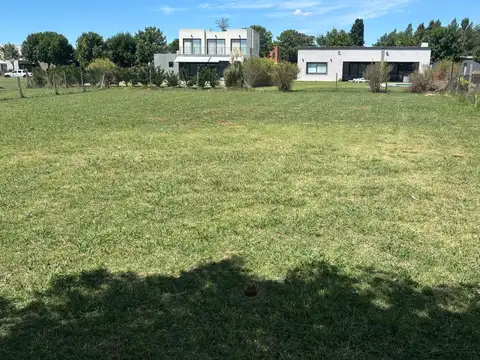 Terreno en Venta en Countries y Barrios Cerrados en Pilar, USD 63.000