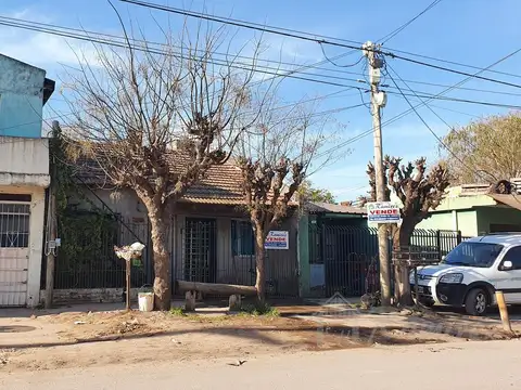 Lisandro de la Torre al 1400