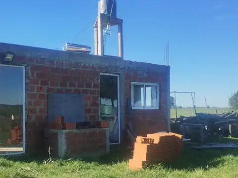 CASA EN VENTA SAN MIGUEL DEL MONTE 4 AMBIENTES 