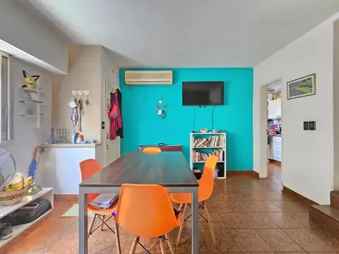 Casa 4 ambientes con 2 baños