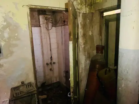 Galpón al Fondo 80m2 cub + entrepiso s/lote 222m2, escucha OFERTAS y FINANCIA!