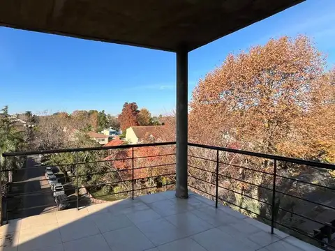 Dpto. VENTA 3 amb. 2 baños. cochera. Balcón. TIGRE