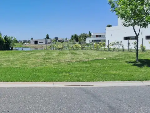 Vendo Lote de 960 m2 San Sebastián a la Laguna - Listo para escriturar