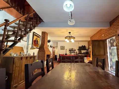 Casa en venta Pilar - Con piscina y gran lote