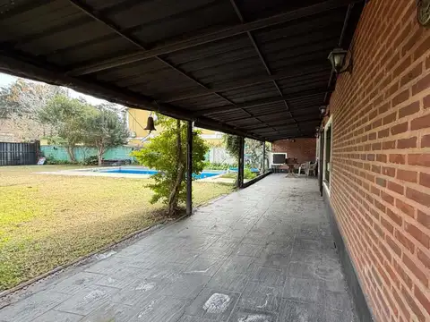 Casa en Venta en Los Robles del Monarca, USD 160.000
