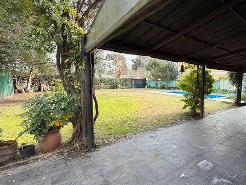 Casa en venta Pilar - Con piscina y gran lote