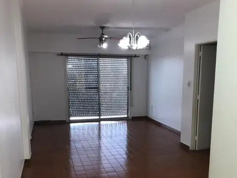 VENTA DEPARTAMENTO AMPLIO DE 4  AMBIENTES,CENTRO DE PILAR
