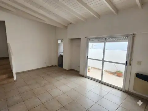 Mariano Acha 2600, Piso 1