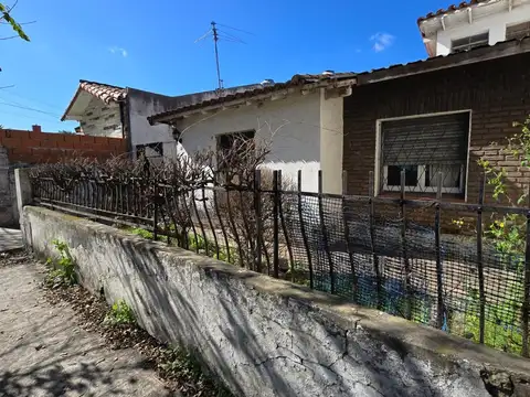 Venta casa tres dormitorios apto credito Ituzaingo