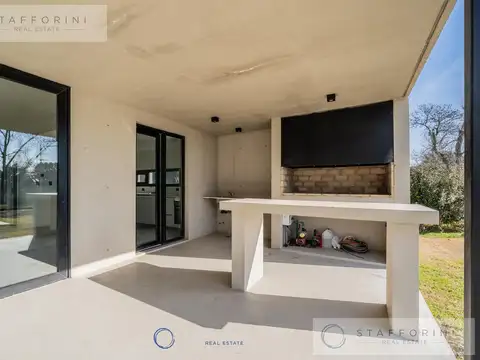 Espectacular Casa de Diseño en Venta y Alquiler con Opción a Compra - Greenville Polo