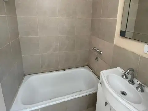Excelente dpto monoambiente, buena ubicación. Ideal inversor