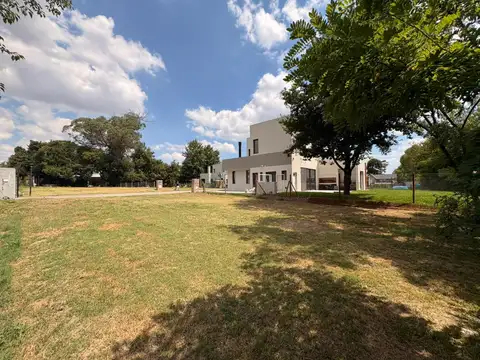 Terreno en Venta 25  mts Fondo