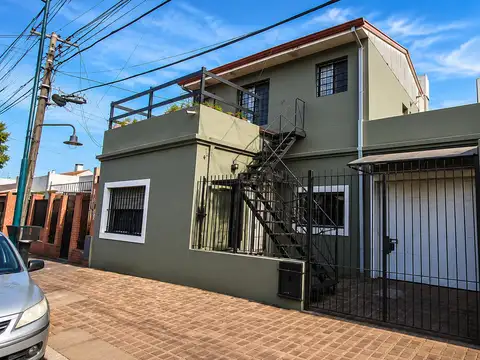 VENTA casa en BECCAR, San Isidro - amplio jardín