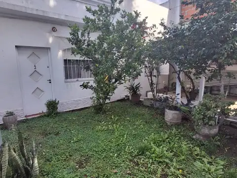VENTA EN BLOCK 2 PH C/GARAGE + PATIO + LAV + TERRA