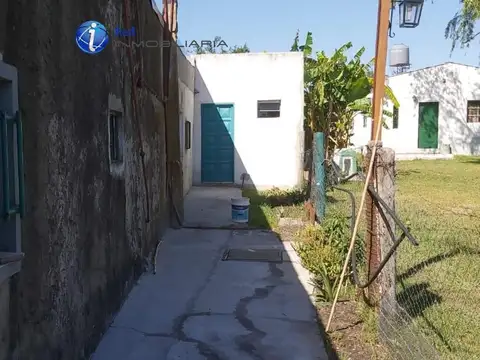 Casa con varias dependencias