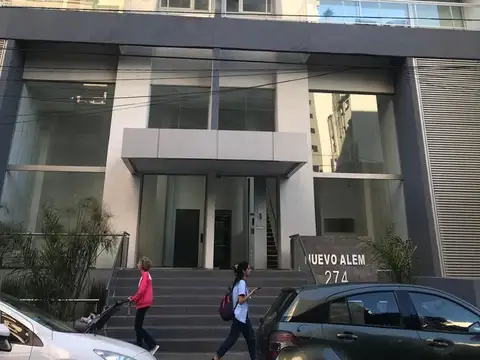 EXCELENTE DEPARTAMENTO DE 3 AMBIENTES EN EDIFICIO CON AMENITIES, CON COCHERA SEMI CUBIERTA Y BAULERA