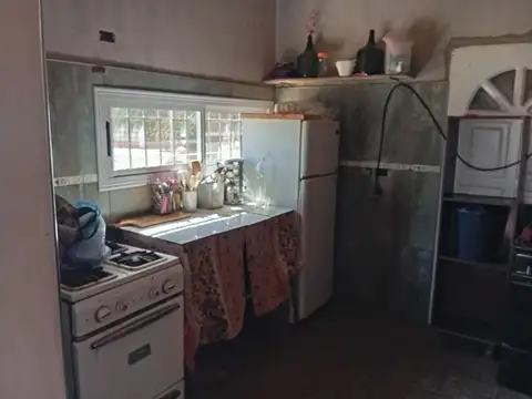 Casa 4 ambientes con 1 baño