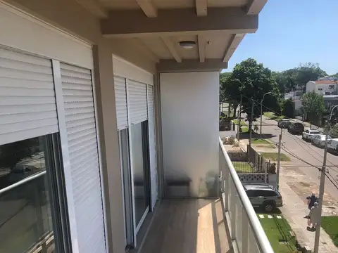 Venta penthouse un dormitorio Malvin cochera