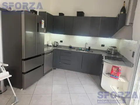 Casa en Alquiler con 1 cochera