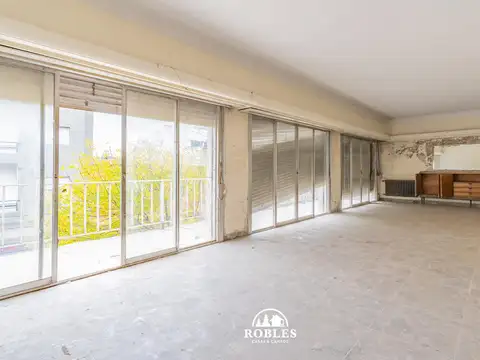 Dos oficinas en block sobre calle 12 de Octubre