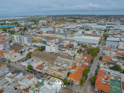 Dos oficinas en block sobre calle 12 de Octubre