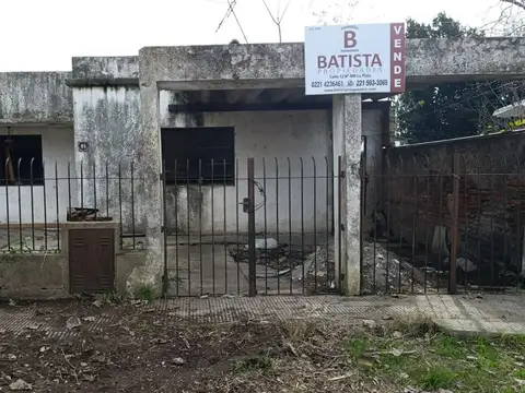 ¡VENDE! Casa a reciclar en calle 77 e/ 118 y 119