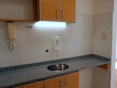 Departamento de 1 amb. impecable y luminoso  - Microcentro