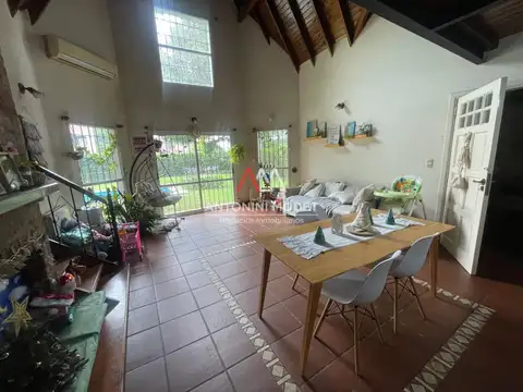 Casa en Venta en Montecarlo, USD 250.000