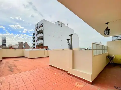 Venta 3 amb c/dep. Terraza y cochera en Villa del Parque.