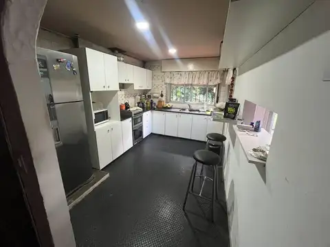 Casa en Venta 6 Ambientes Isidro Casanova - Lote de 400m2