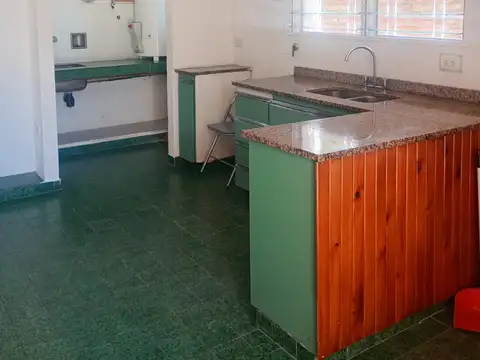 Casa en Alquiler en Ituzaingo Norte, $ 1.400.000