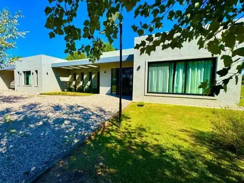 Casa en Venta en Carlos Keen, USD 295.000
