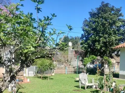 Casa en venta - 3 Dormitorios 1 Baño - Merlo