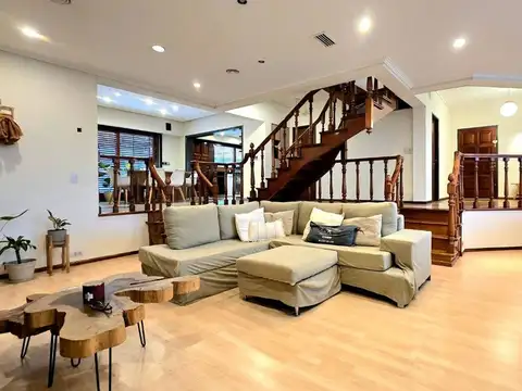 Casa 5 ambientes con 7 baños