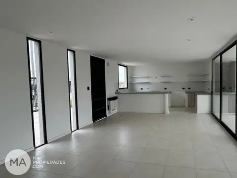 Casa 5 ambientes con 2 baños