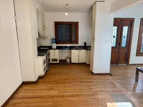Casa 5 ambientes con 1 baño