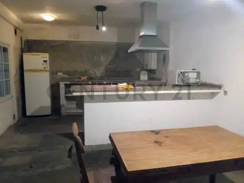 Aristóbulo Del Valle 1900, Piso 0