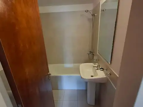 Departamento de 2 dormitorios con cochera en Barrio Abasto