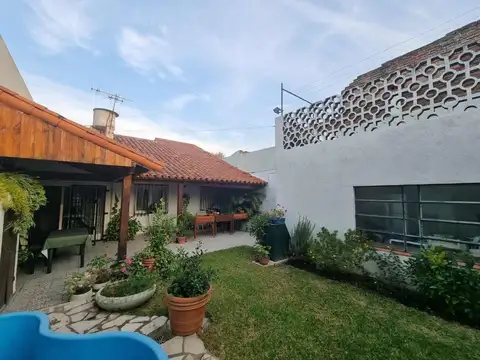 VENTA CASA 4 AMB VILLA LYNCH PATIO TERRAZA COCHERA